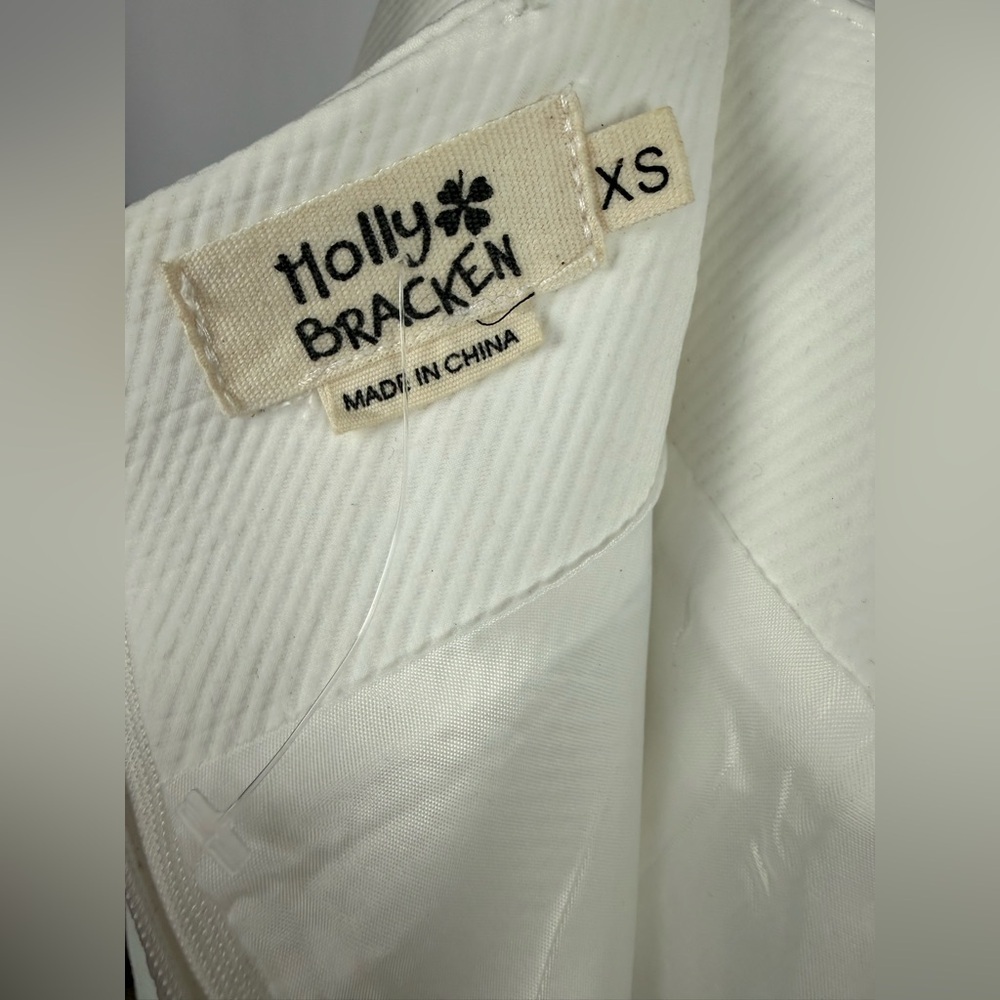 Molly Bracken White Textured Shorts XS High Waist Dressy Lined Minimal - Picture 4 of 5